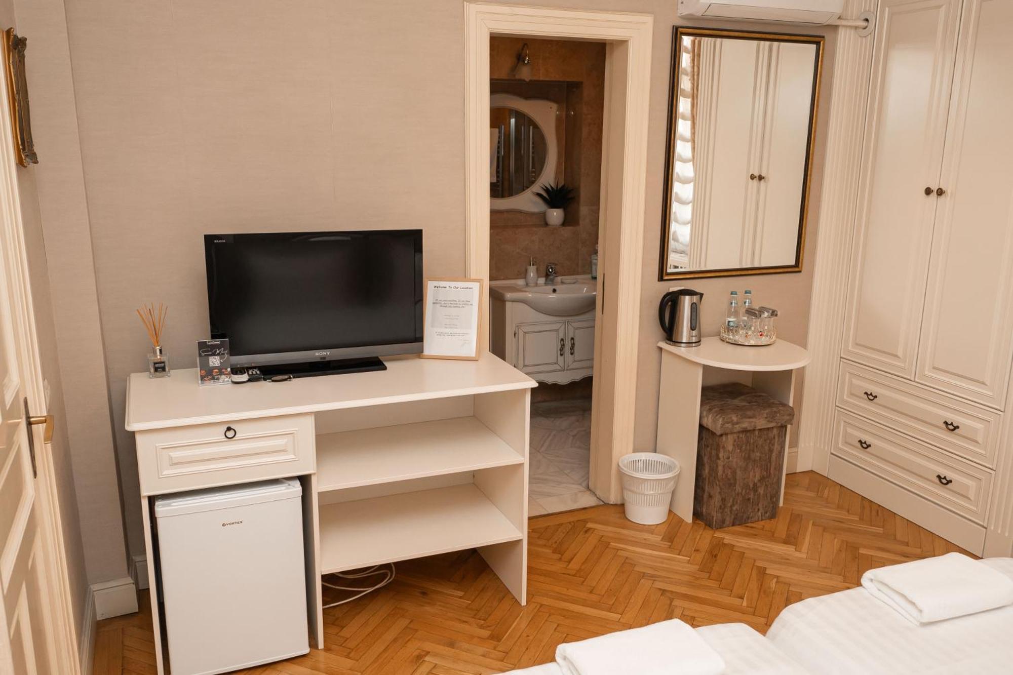 George&Dragon Rooms Bucarest Esterno foto