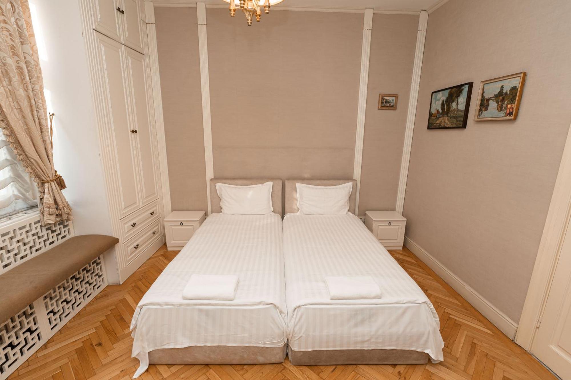 George&Dragon Rooms Bucarest Esterno foto