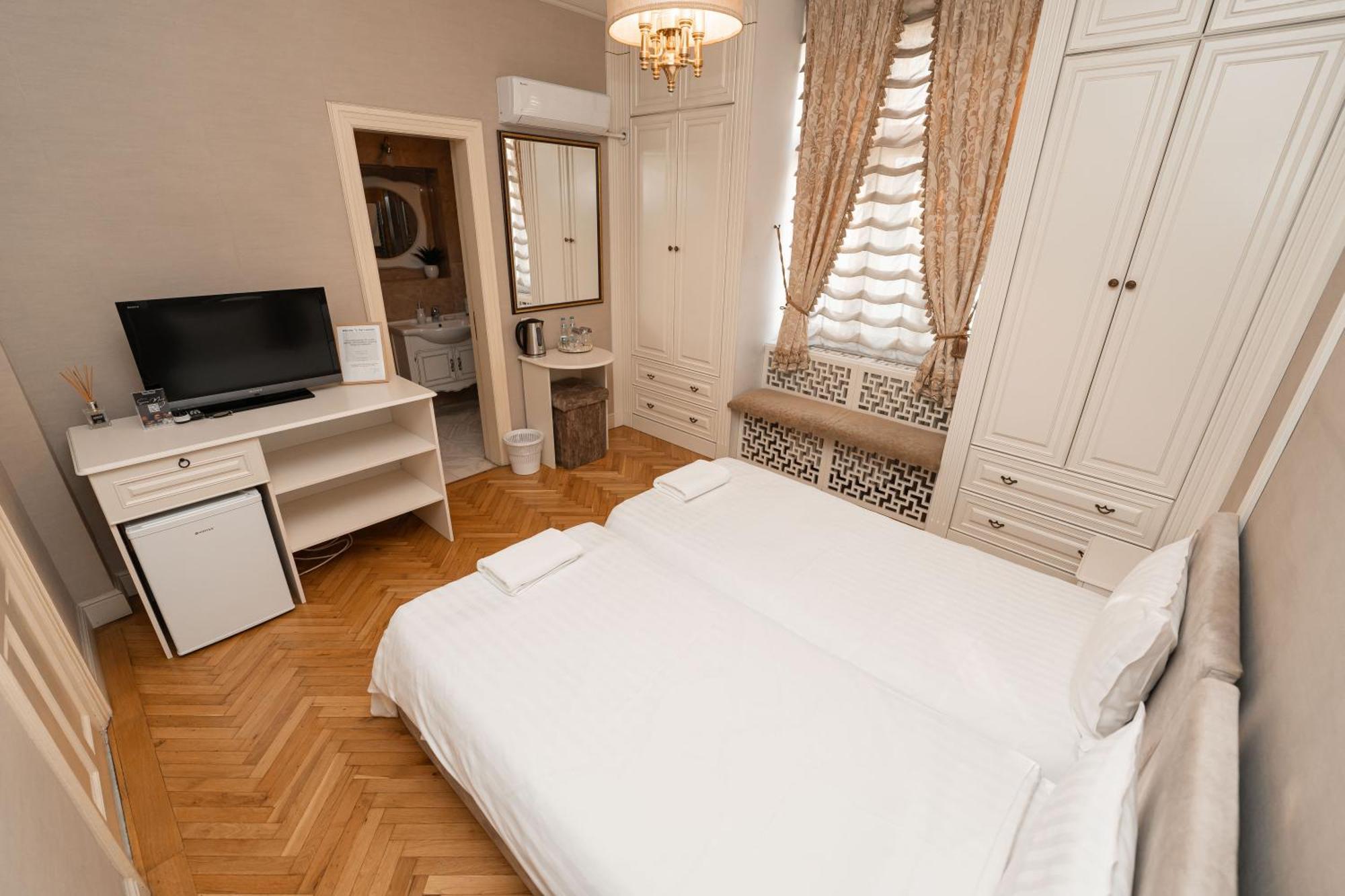 George&Dragon Rooms Bucarest Esterno foto