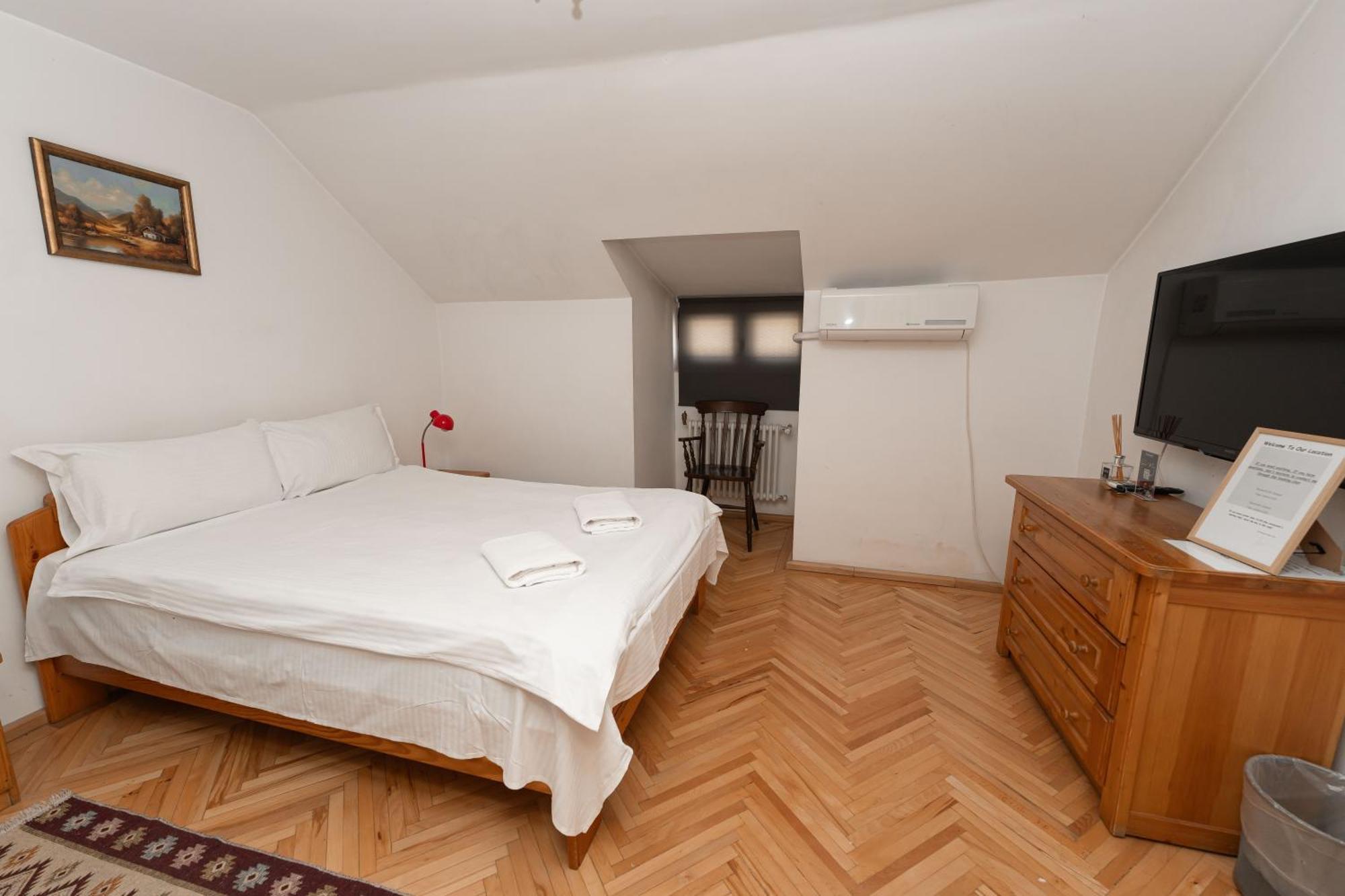 George&Dragon Rooms Bucarest Esterno foto