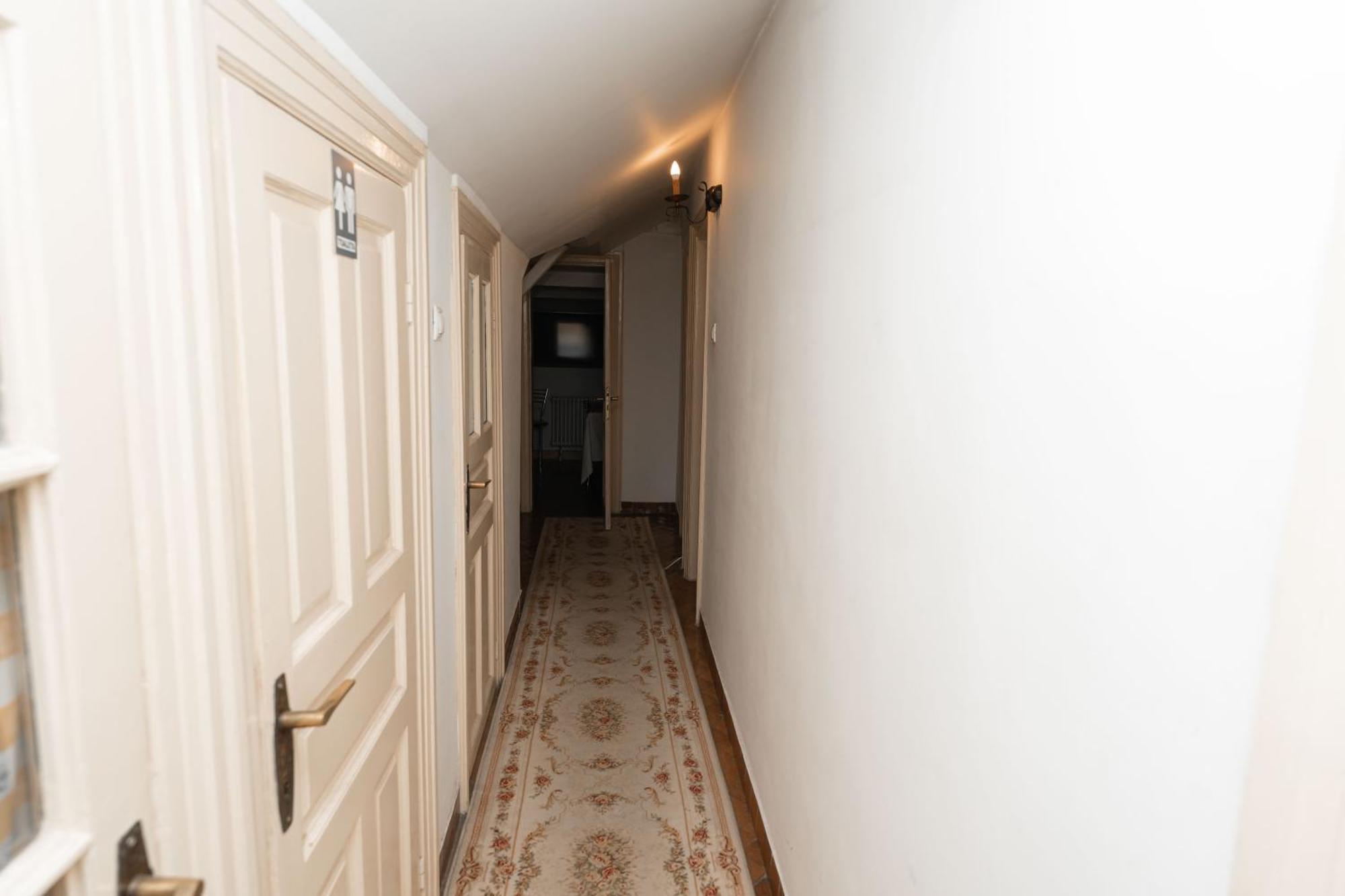 George&Dragon Rooms Bucarest Esterno foto